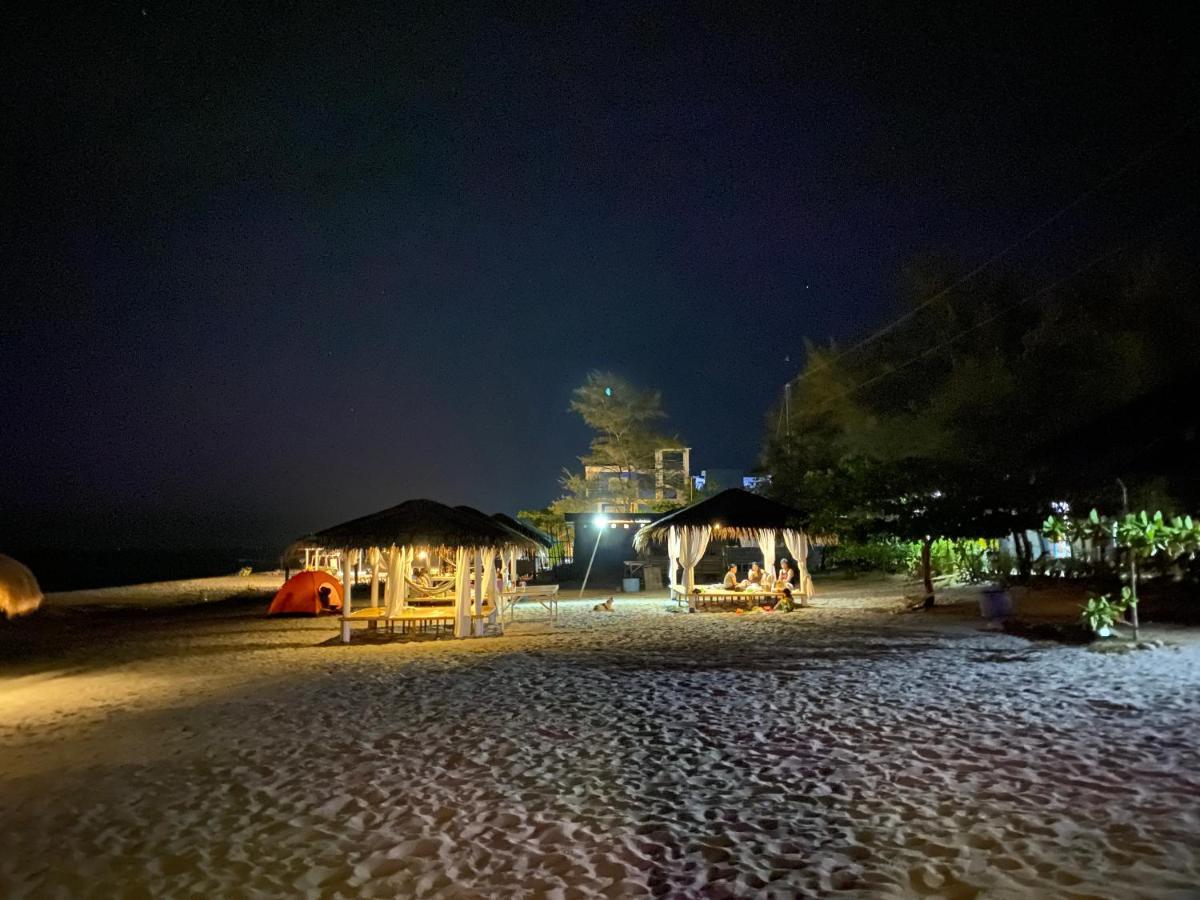 Club Monet Beachfront Resort By Cocotel Cabangan Exterior foto